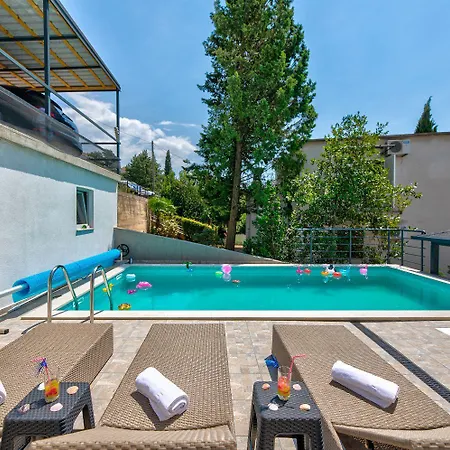 아파트 Faszinierendes Nur 150 Meter Zum Mit Jacuzzi, Billard, Pool, Grill *
