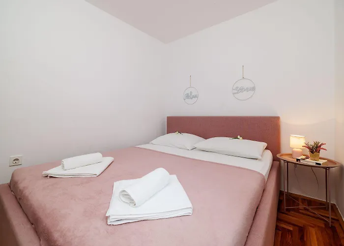 Faszinierendes Nur 150 Meter Zum Mit Jacuzzi, Billard, Pool, Grill Apartament Dramalj