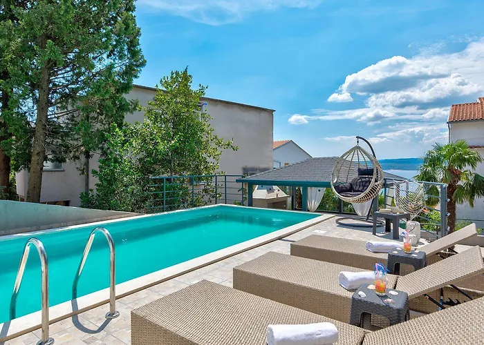 Faszinierendes Nur 150 Meter Zum Mit Jacuzzi, Billard, Pool, Grill * Dramalj