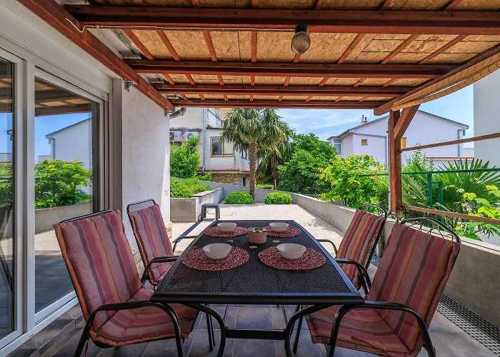 Faszinierendes Nur 150 Meter Zum Mit Jacuzzi, Billard, Pool, Grill