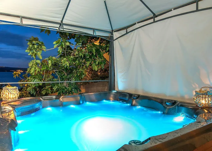 Faszinierendes Nur 150 Meter Zum Mit Jacuzzi, Billard, Pool, Grill