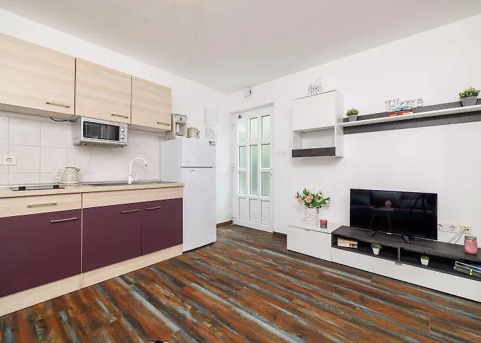 Apartman Faszinierendes Nur 150 Meter Zum Mit Jacuzzi, Billard, Pool, Grill