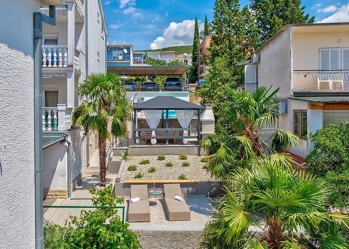 Apartman Faszinierendes Nur 150 Meter Zum Mit Jacuzzi, Billard, Pool, Grill